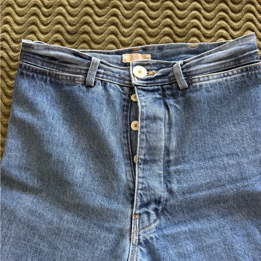 Jesse Kamm High-Rise Wide Leg Jeans in Medium Blue - Picture 6 of 7